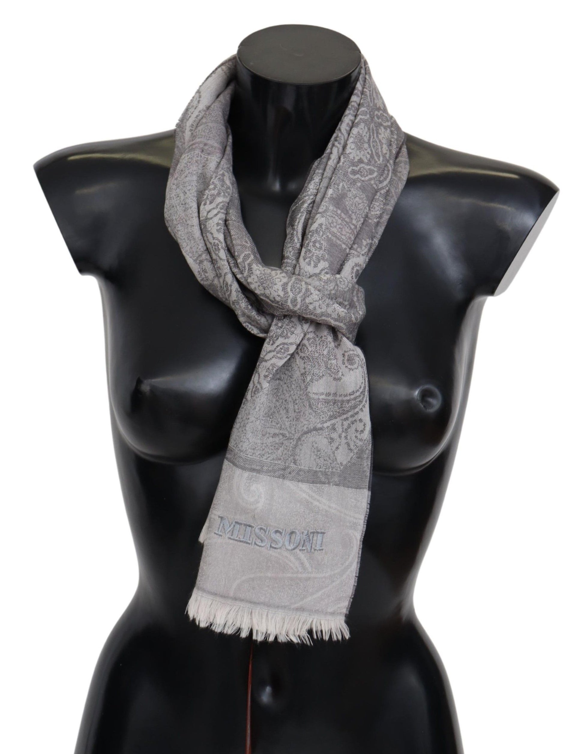 Elegant Paisley Wool Scarf in Gray