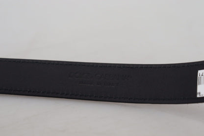 Elegant Leather Belt with Metal Buckle Closure