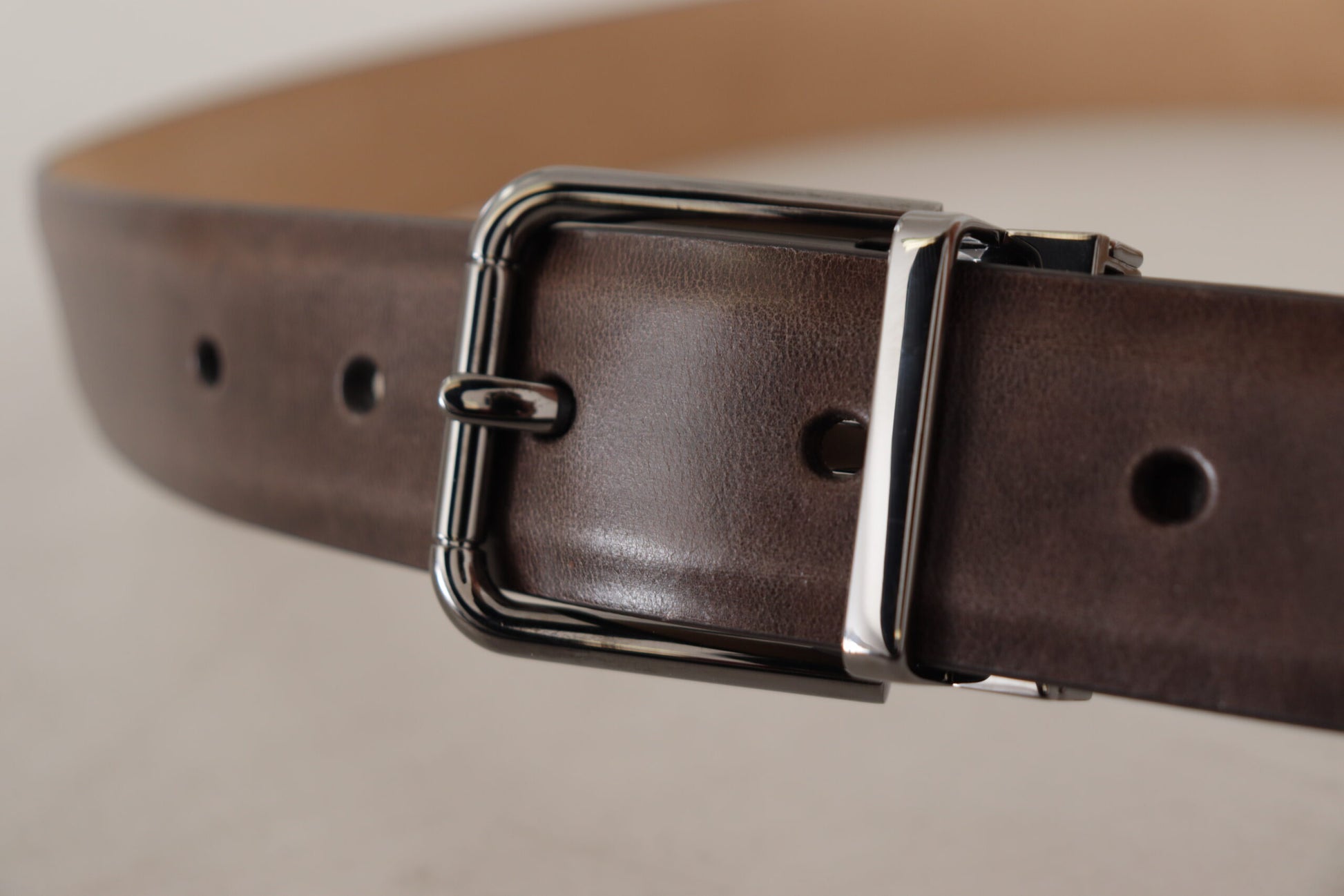 Elegant Leather Belt with Metal Buckle