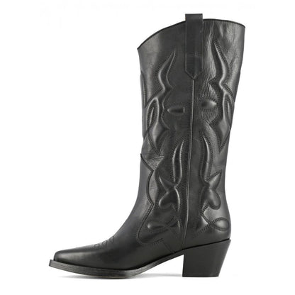 Chic Black Texan Leather Boots with Heel