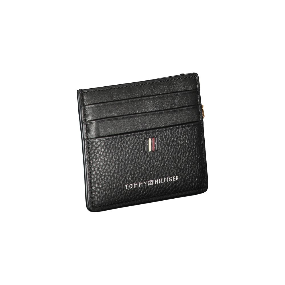 Sleek Black Leather Card Holder with Contrast Detail