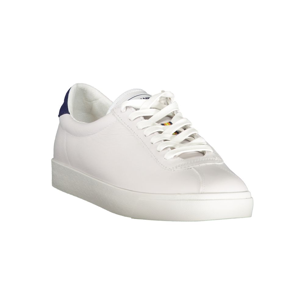 Sleek White Sneakers with Contrast Detailing