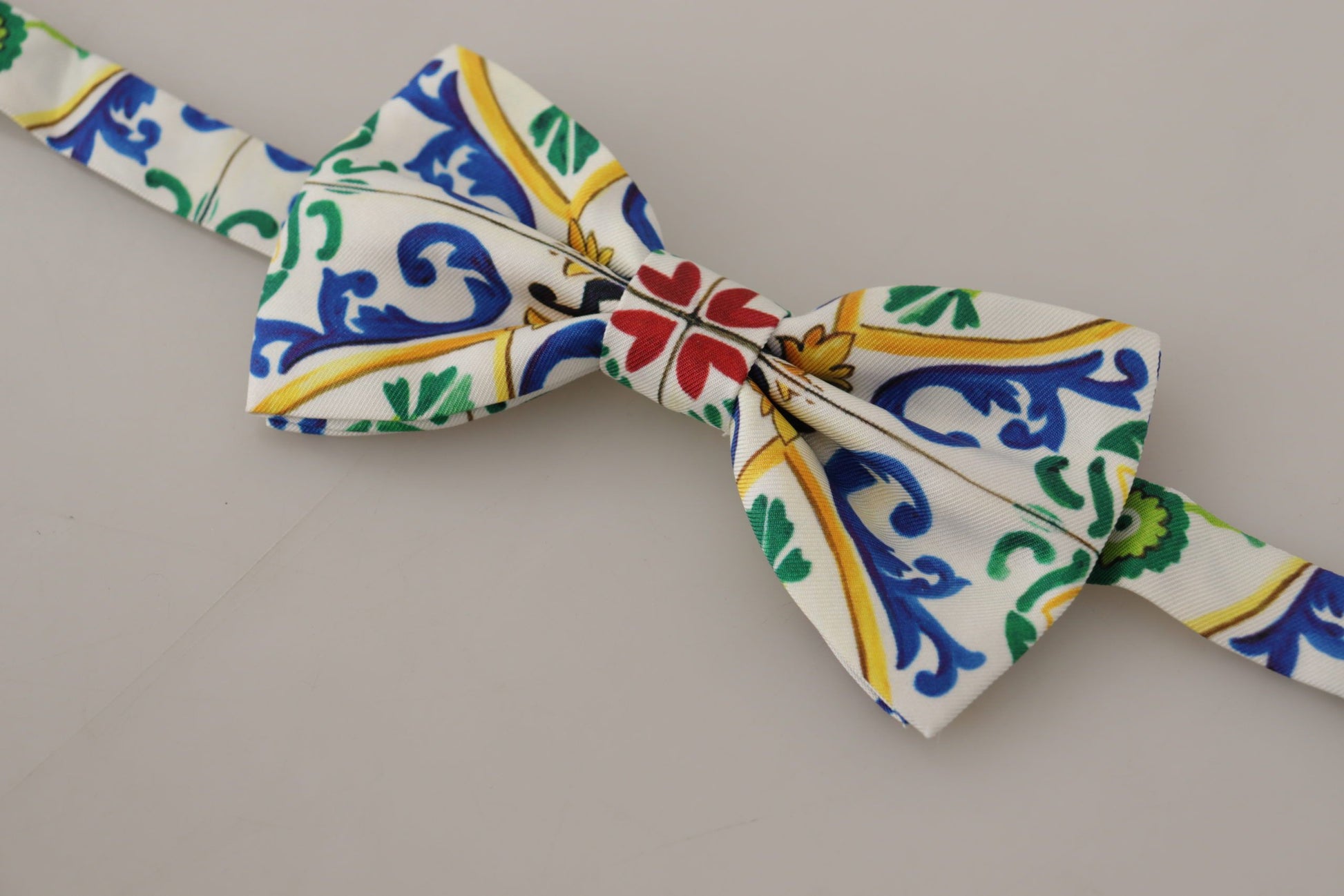 Elegant Majolica Print Silk Bow Tie